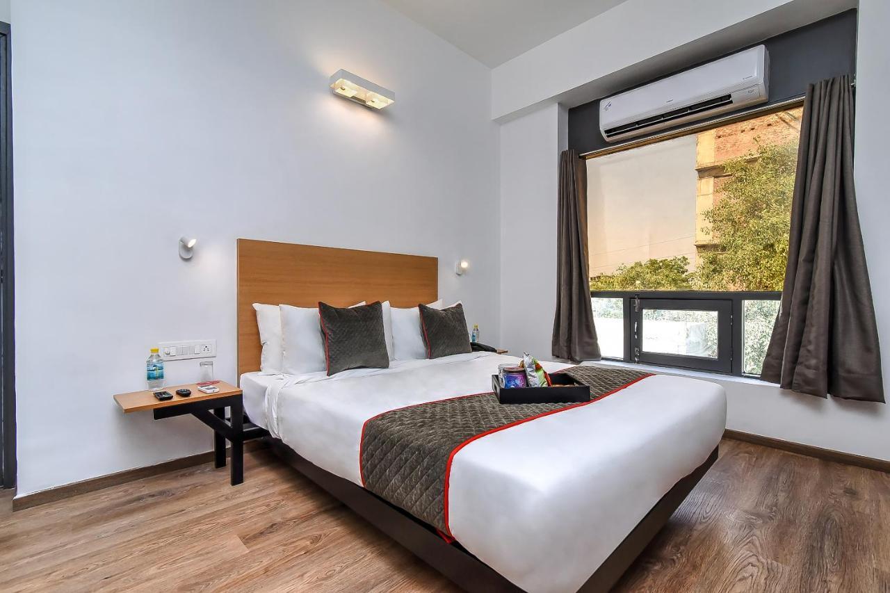 Hotel Oyo Townhouse 044 Sector 14 Gurugram Gurgaon Esterno foto
