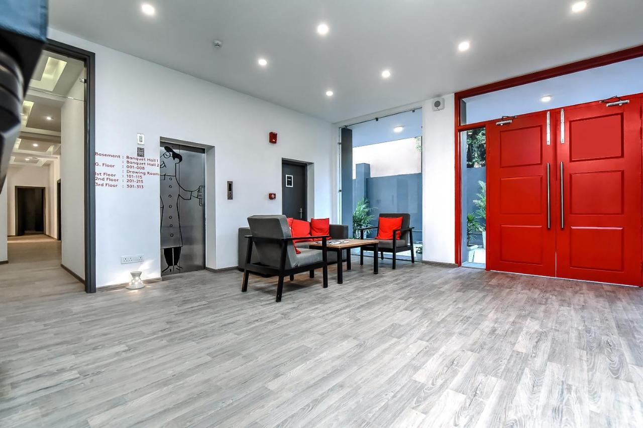 Hotel Oyo Townhouse 044 Sector 14 Gurugram Gurgaon Esterno foto