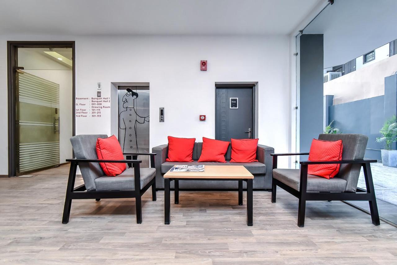 Hotel Oyo Townhouse 044 Sector 14 Gurugram Gurgaon Esterno foto