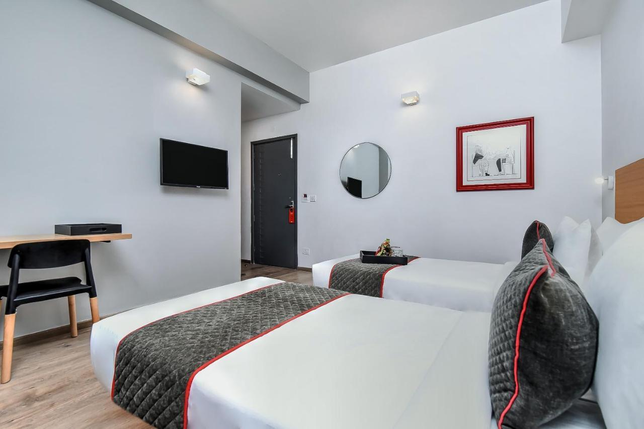 Hotel Oyo Townhouse 044 Sector 14 Gurugram Gurgaon Esterno foto