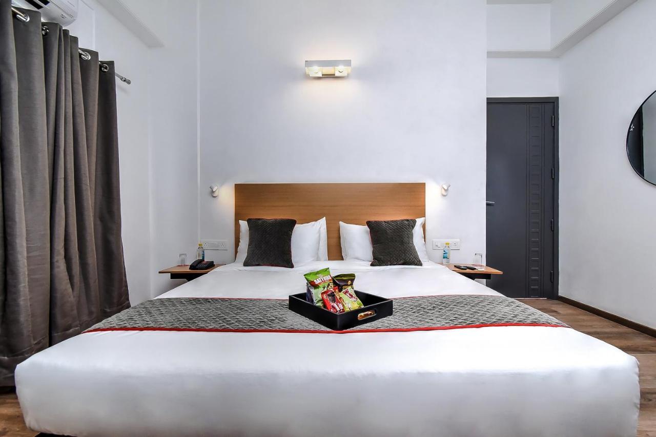 Hotel Oyo Townhouse 044 Sector 14 Gurugram Gurgaon Esterno foto