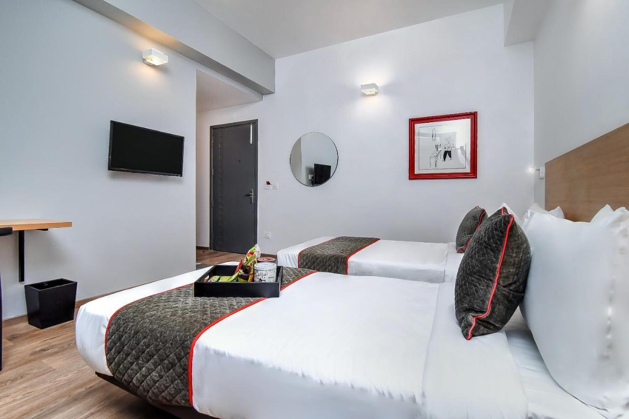 Hotel Oyo Townhouse 044 Sector 14 Gurugram Gurgaon Esterno foto