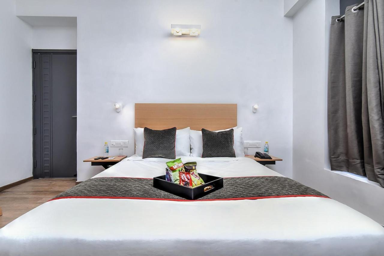 Hotel Oyo Townhouse 044 Sector 14 Gurugram Gurgaon Esterno foto